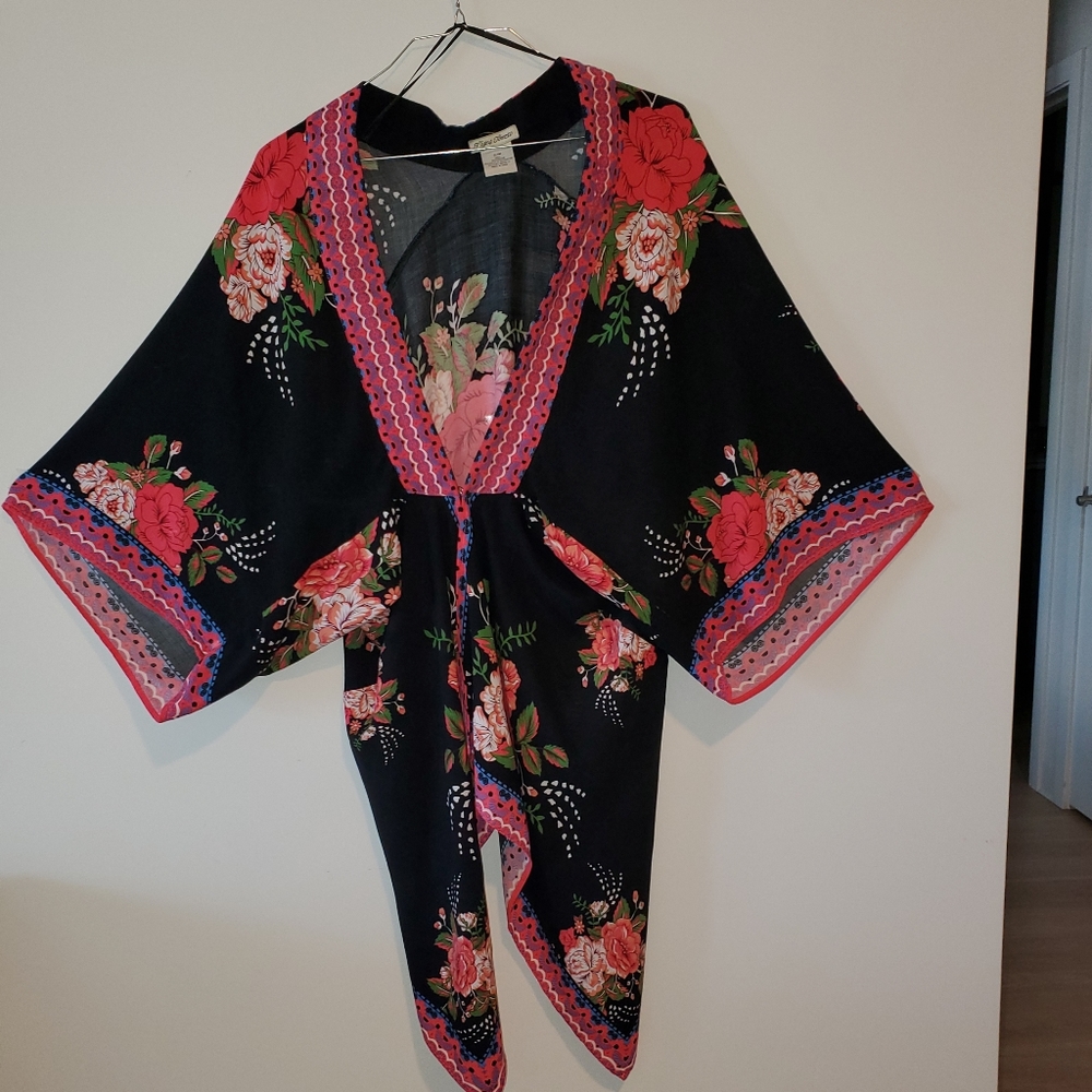 Flying Tomato Kimono Duster labeled as Size Small/Medium but could fit up to XL.